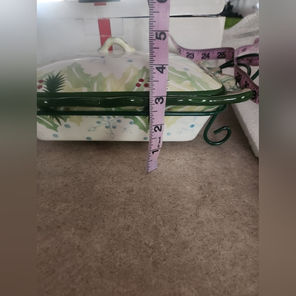 NIB Temp-tations Christmas Ceramic Casserole Dish with Lid - Picture 7 of 9